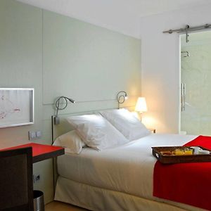 Basic Kamer met een King Size Bed